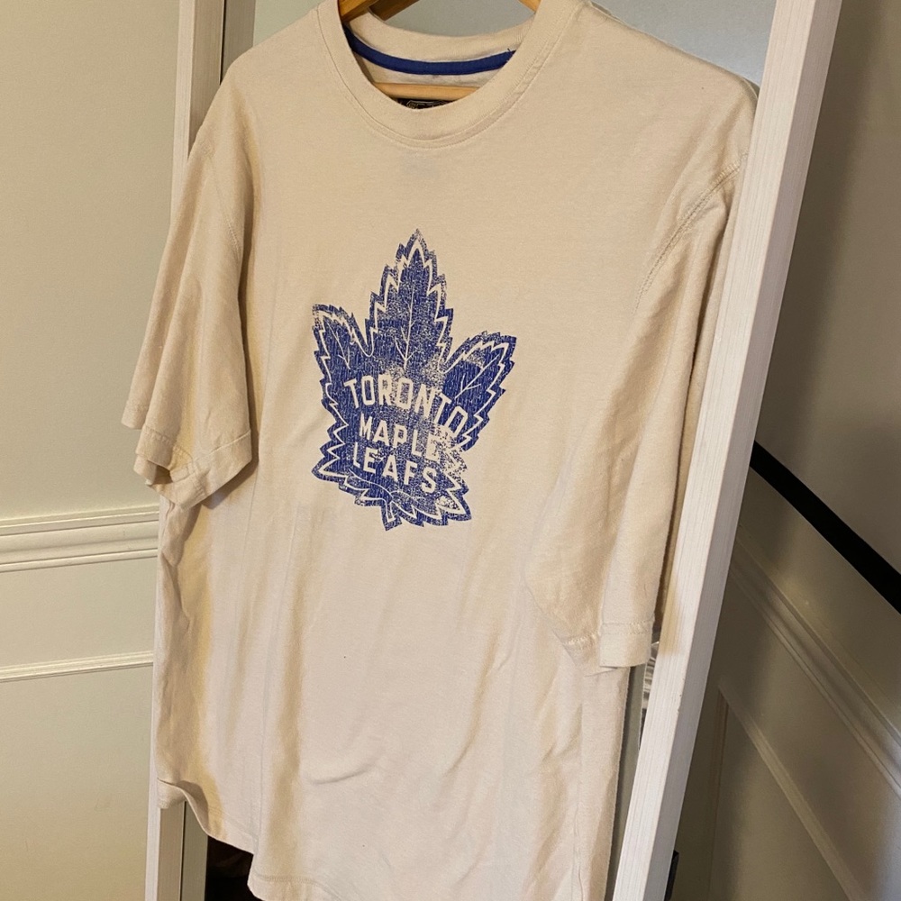 2/$20 Vintage Toronto Maple Leafs tee